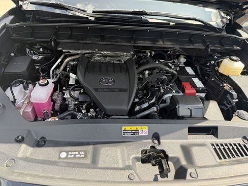 Certified 2025 Toyota Highlander LE FWD image 25