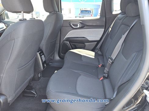 Used 2024 Jeep Compass Sport AWD/4WD image 11