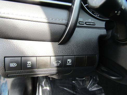 Used 2021 Toyota Camry SE FWD image 20