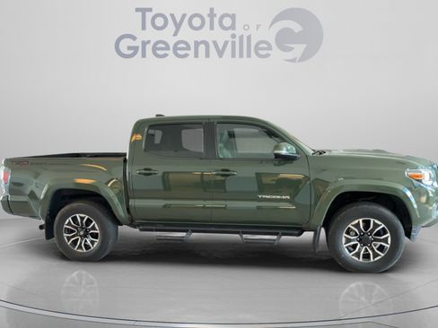 Used 2022 Toyota LTZ AWD/4WD image 7
