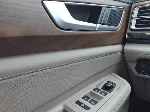 New 2026 Volkswagen Atlas SE image 22