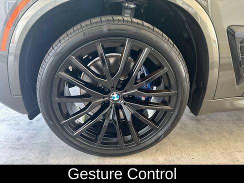 Used 2025 BMW X5 sDrive40i w/ M Sport Package RWD image 17
