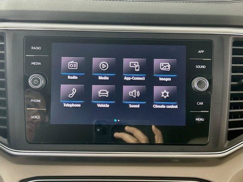 Used 2018 Volkswagen Atlas SE AWD/4WD image 14