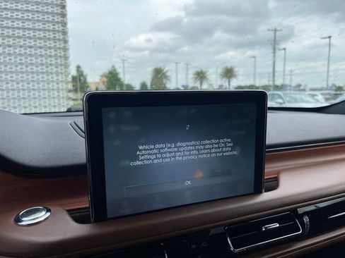 Used 2020 Lincoln Aviator Reserve AWD/4WD image 5