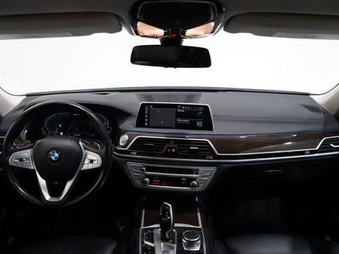 Used 2020 BMW 745e xDrive image 13