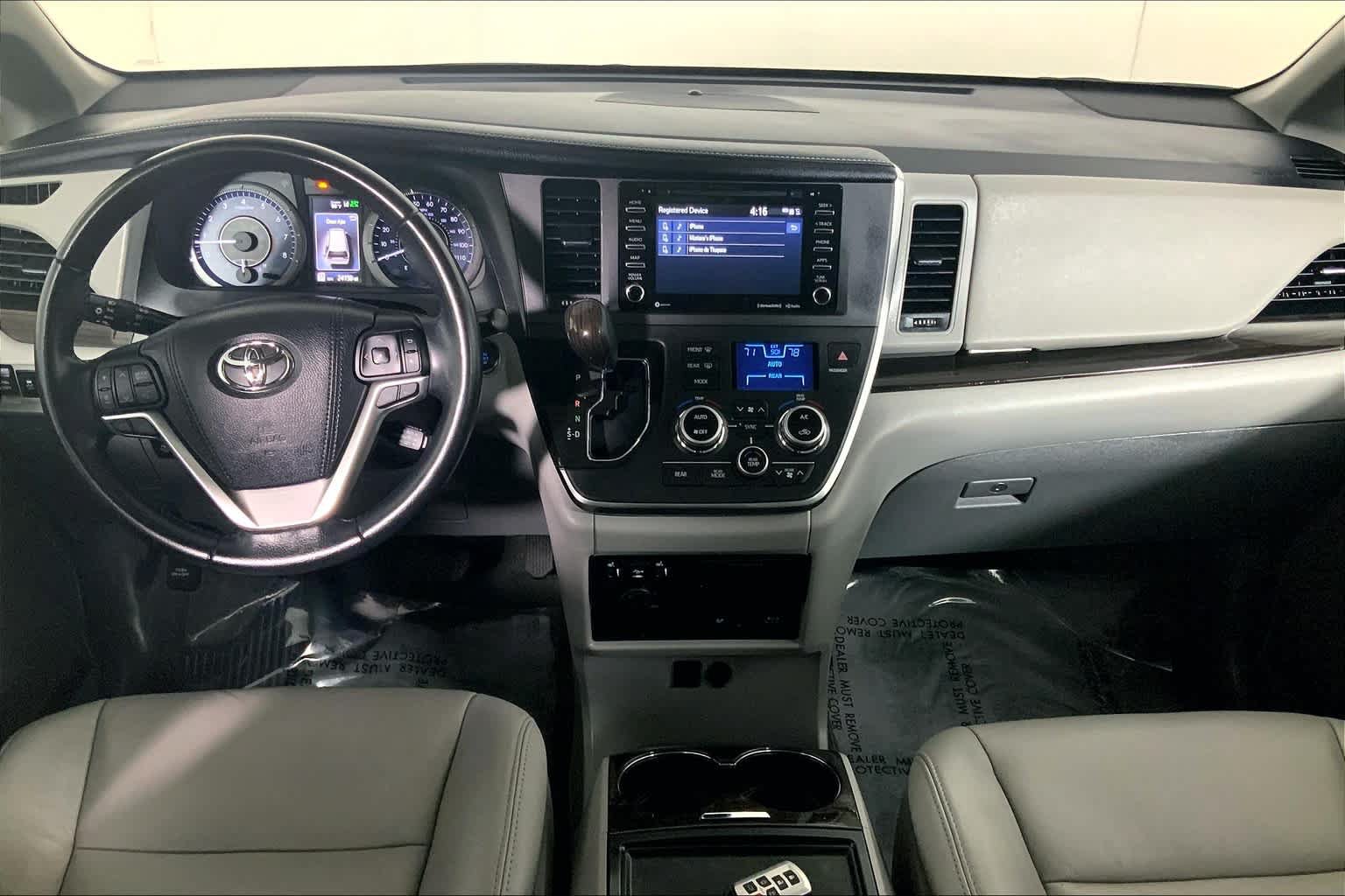 Used 2018 Toyota Sienna XLE Premium w/ Outdoor Package AWD/4WD image 16