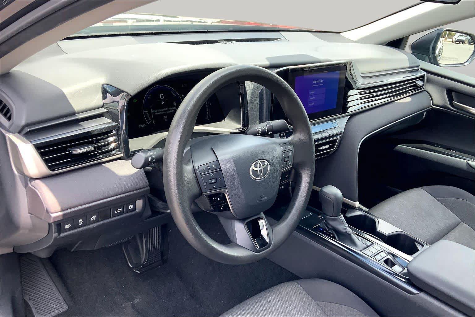 Used 2025 Toyota Camry LE FWD image 18
