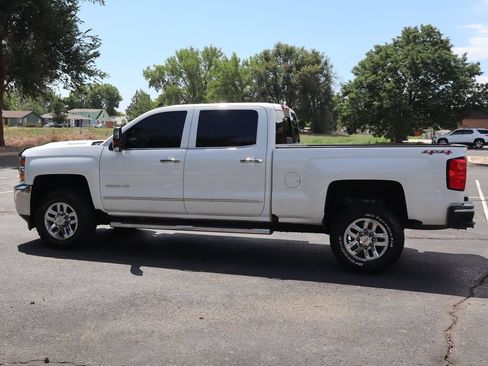 Used 2019 Chevrolet Silverado 2500 LTZ w/ Duramax Plus Package AWD/4WD image 8