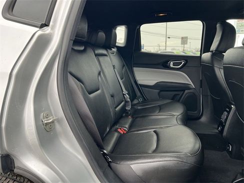 Used 2024 Jeep Compass Limited image 18