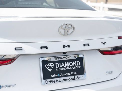 Used 2025 Toyota Camry SE FWD image 13