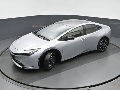 Used 2025 Toyota Prius Plug-In Hybrid image 34