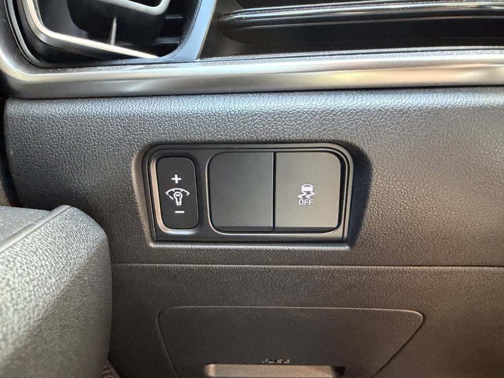 Used 2025 Kia Sorento S w/ Panoramic Sunroof Package FWD image 26