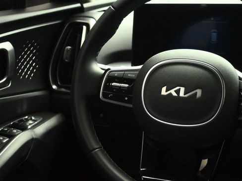 Certified 2025 Kia Sorento S w/ Panoramic Sunroof Package FWD image 42
