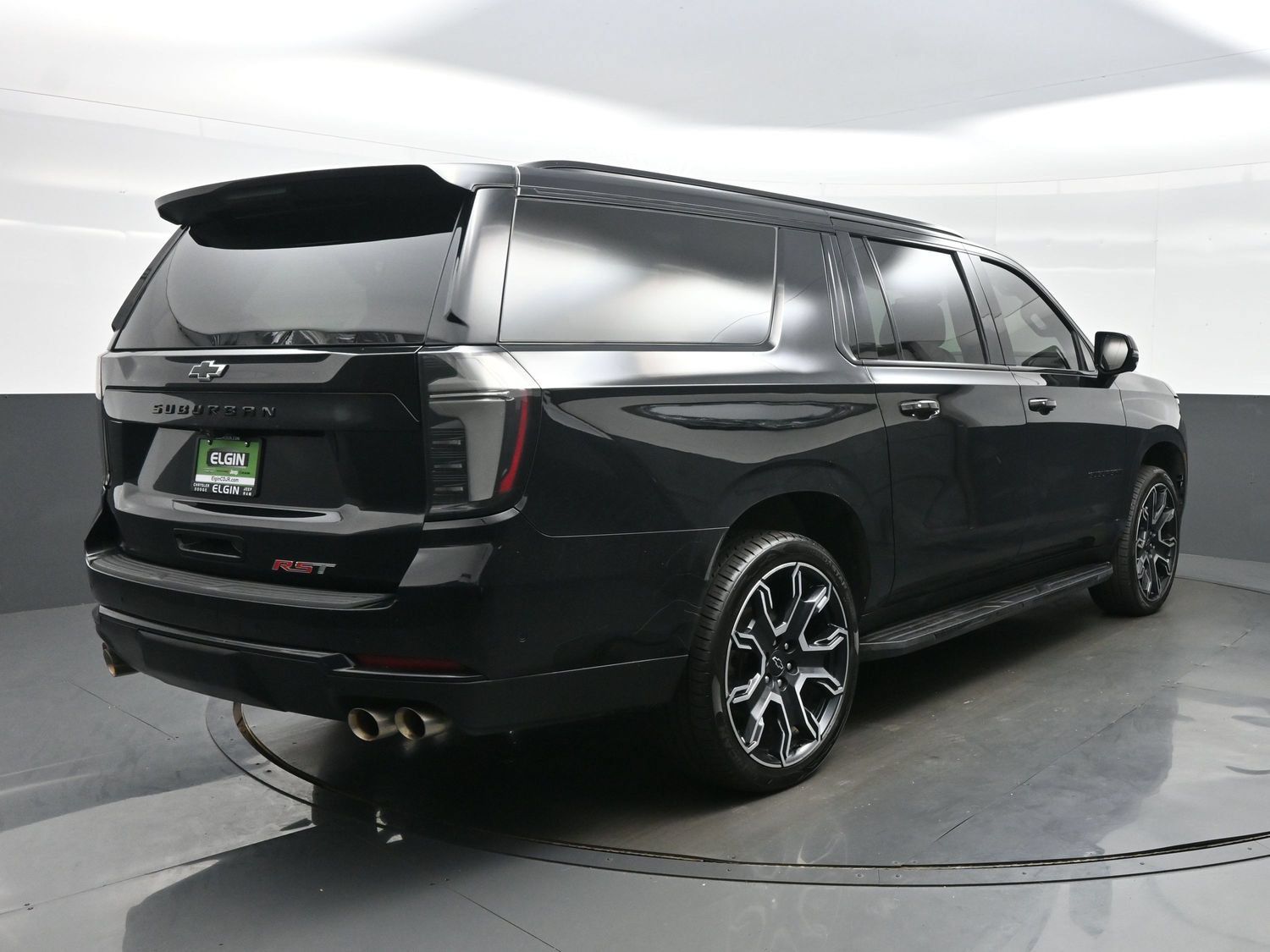 Used 2025 Chevrolet Suburban RST w/ RST Capability Package AWD/4WD image 7