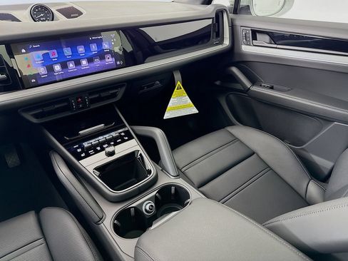 New 2026 Porsche Cayenne Coupe AWD/4WD image 26