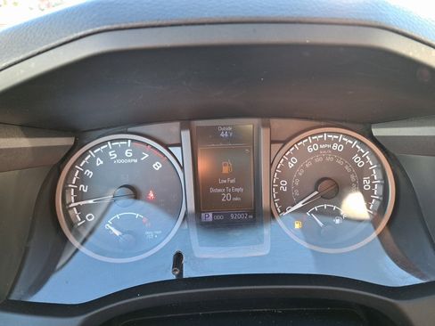 Used 2019 Toyota Tacoma TRD Sport image 14