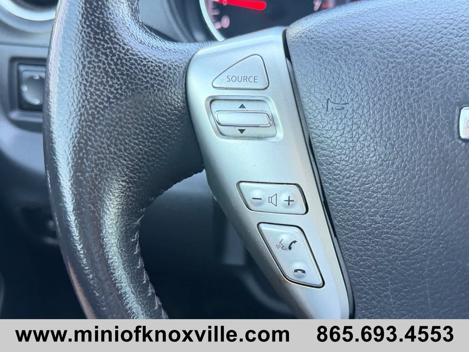 Used 2014 Nissan Versa Note SV FWD image 22