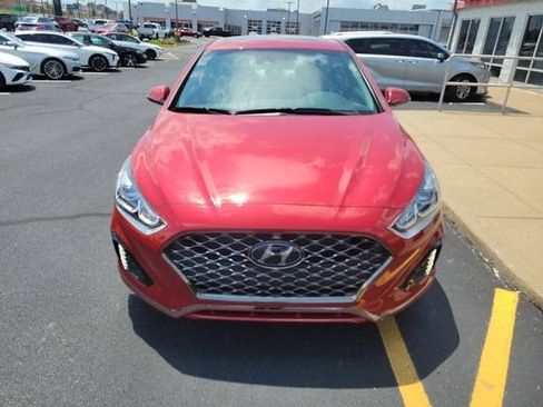 Used 2019 Hyundai Sonata Limited FWD image 2
