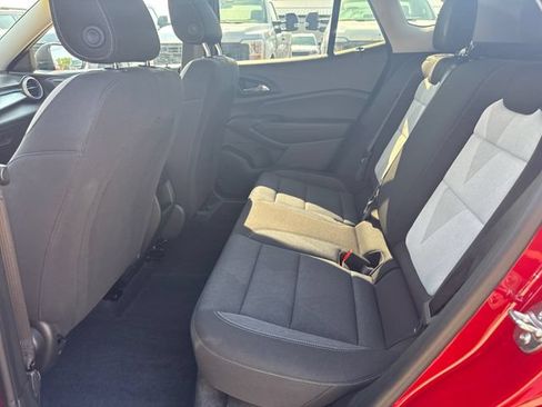 Used 2026 Chevrolet Trax LS FWD image 10
