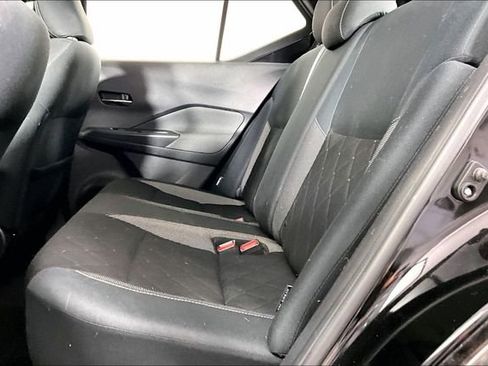 Used 2020 Nissan Kicks SV FWD image 2