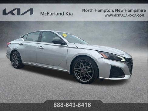 Used 2023 Nissan Altima 2.0 SR FWD image 8