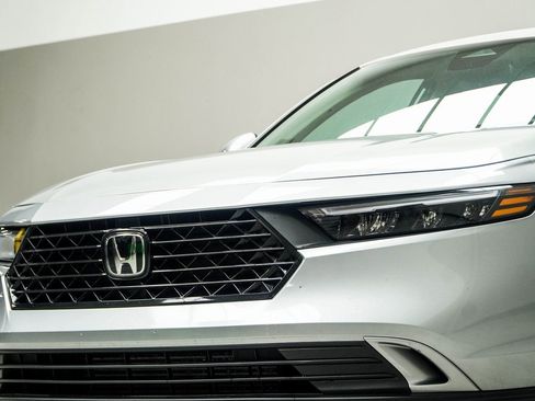 Used 2024 Honda Accord EX image 2