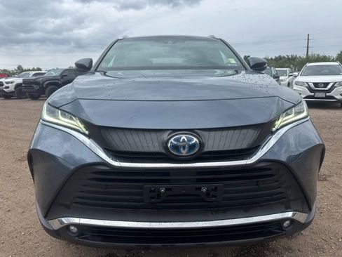 Used 2023 Toyota Venza XLE AWD/4WD image 9