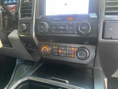 Used 2021 Ford F250 XLT w/ XLT Premium Package image 26