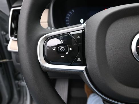 New 2026 Volvo XC90 B6 Plus w/ Protection Package Premier image 13