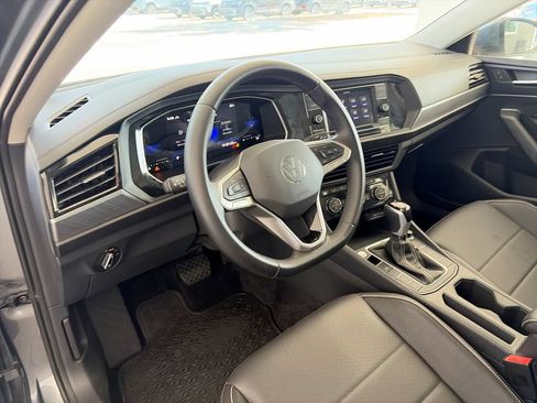Certified 2023 Volkswagen Jetta SE FWD image 12