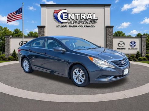 Used 2012 Hyundai Sonata GLS w/ Popular Equipment Pkg FWD image 1