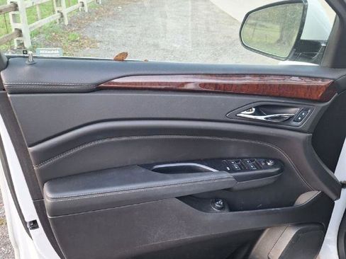 Used 2015 Cadillac SRX Luxury w/ Driver Awareness Package image 4