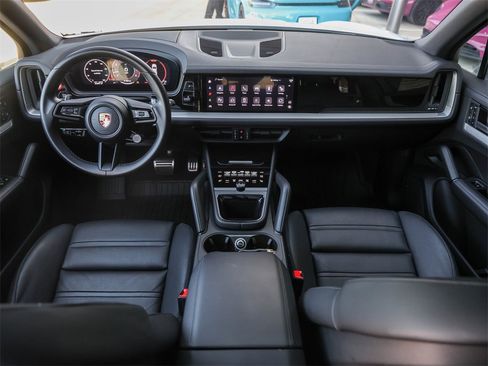 Certified 2024 Porsche Cayenne S image 33