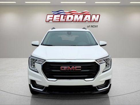 Used 2023 GMC Terrain SLE w/ Driver Convenience Package AWD/4WD image 9