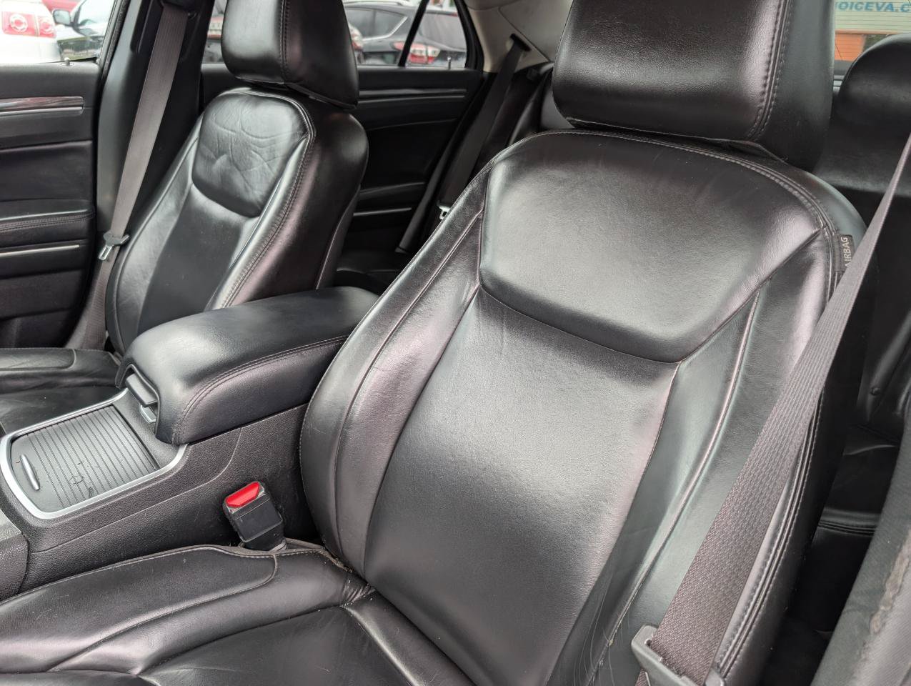 Used 2021 Chrysler 300 Touring L RWD image 15