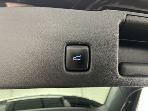 Certified 2024 Ford Escape Platinum image 31