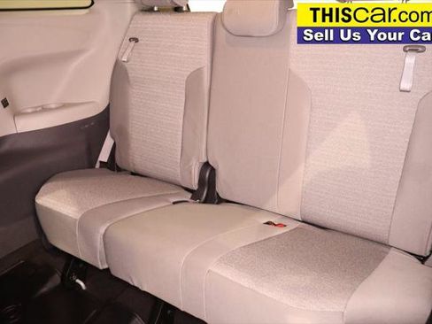 Used 2021 Toyota Sienna LE FWD image 28