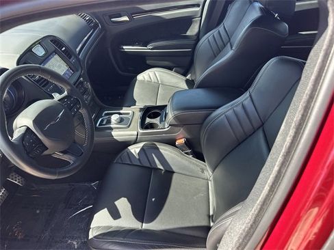 Used 2023 Chrysler 300 C image 39