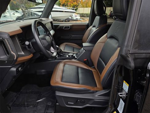 Used 2024 Ford Bronco Outer Banks image 17