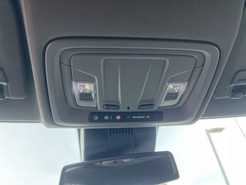 Used 2025 GMC Sierra 1500 SLT image 25