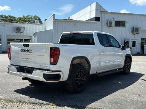 Used 2022 GMC Sierra 1500 Elevation w/ LPO, Elevation Black Package AWD/4WD image 6