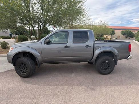 Used 2016 Nissan Frontier SV w/ SV Value Truck Package AWD/4WD image 2