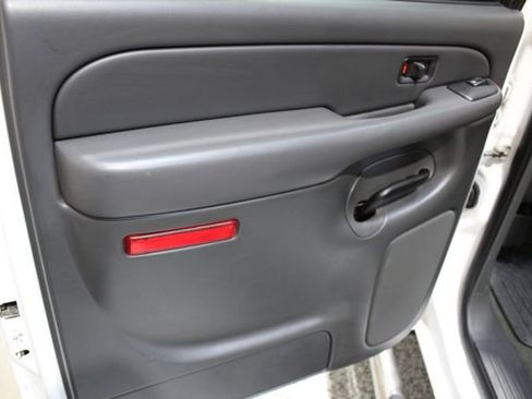 Used 2006 Chevrolet Silverado 2500 LT image 24