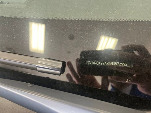 Used 2022 Hyundai Kona SE FWD image 2