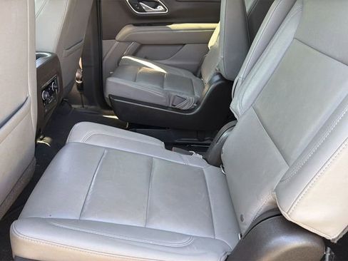 Used 2021 Chevrolet Suburban Z71 w/ Z71 Off-Road Package AWD/4WD image 11