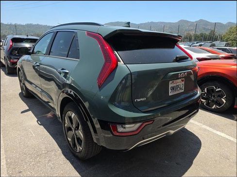 Certified 2024 Kia Niro Wave FWD image 4