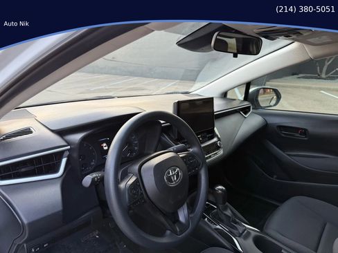 Used 2025 Toyota Corolla LE FWD image 15