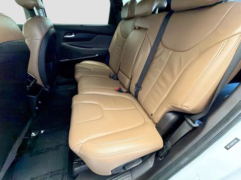 Used 2019 Hyundai Santa Fe SEL FWD image 12