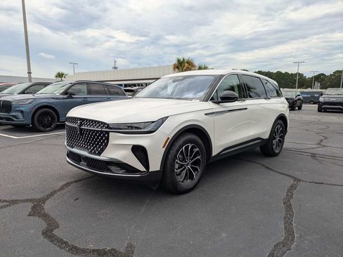 New 2026 Lincoln Nautilus Premier AWD/4WD image 8