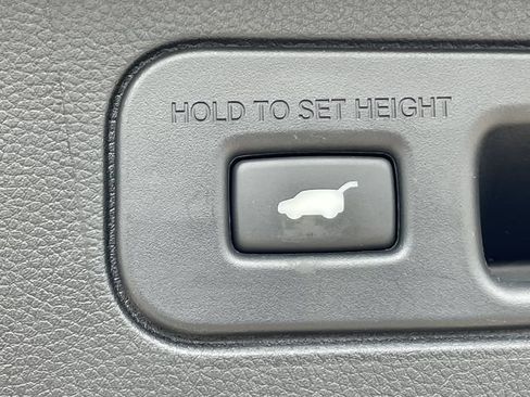 Used 2025 Honda Pilot EX-L image 29